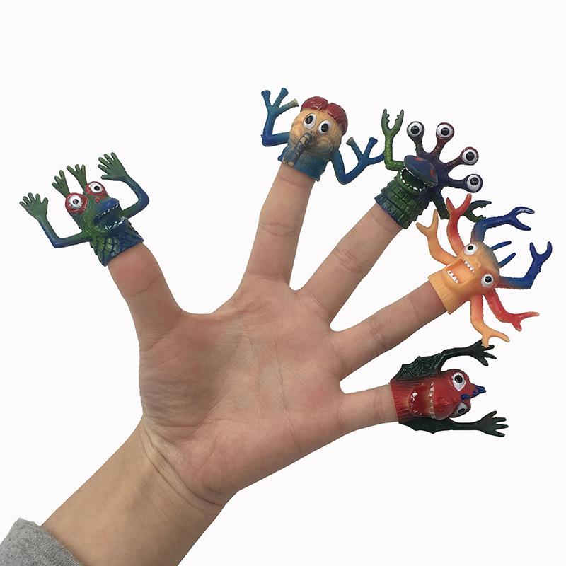TOYANDONA 18 Pi/èces Animal Main Doigt Marionnettes Jouets /Éducatifs Histoire Temps Pr/étend Jouets Theatre Et Marionnettes 12 Animaux /& 6 Personnes Roll Play Maison Accessoires